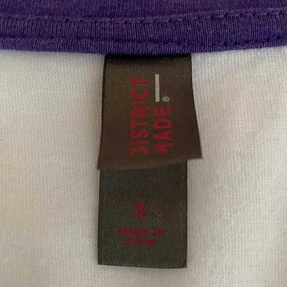 NEW RAGLAN Women’s Small White Purple Orange Logo V-Neck Tee - Picture 7 of 8